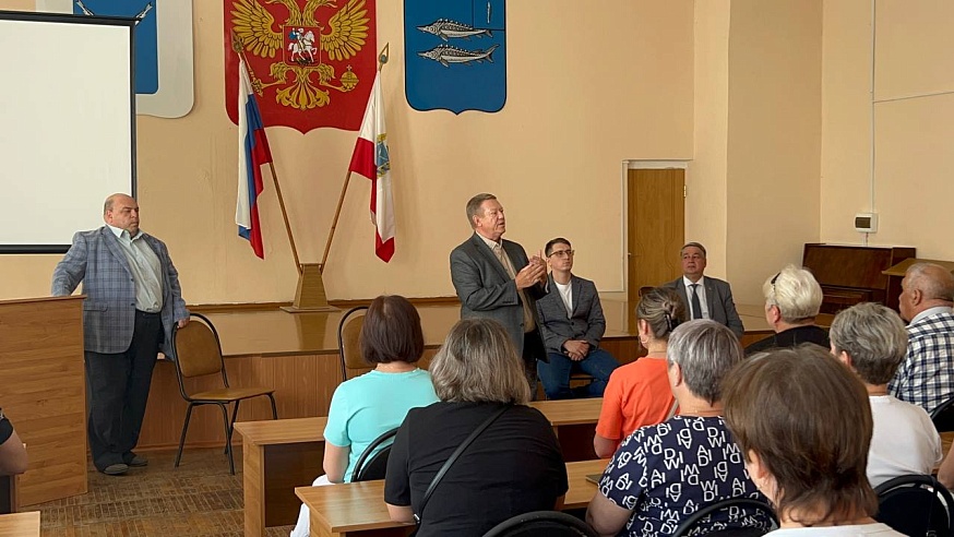 Николай Панков провел в Хвалынске встречу с врачами районной больницы