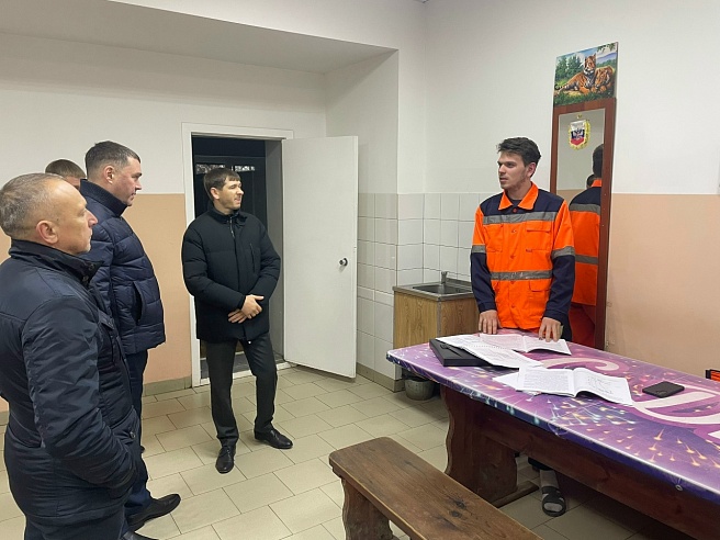  Грибов посоветовал депутатам проверить работу коммунальщиков до снегопадов по своим округам