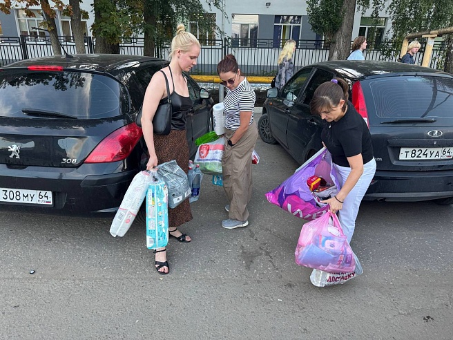 В Саратовской облдуме наградили волонтеров, помогавших при обрушении дома на Блинова