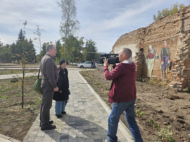 В Петровске открыли сквер "Ревизор"