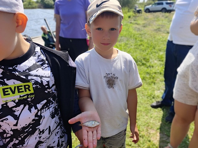 В Петровском районе рыбаки соревновались в улове
