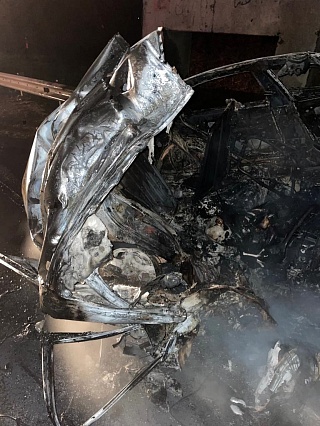 Под Саратовом в результате ДТП водитель заживо сгорел в машине