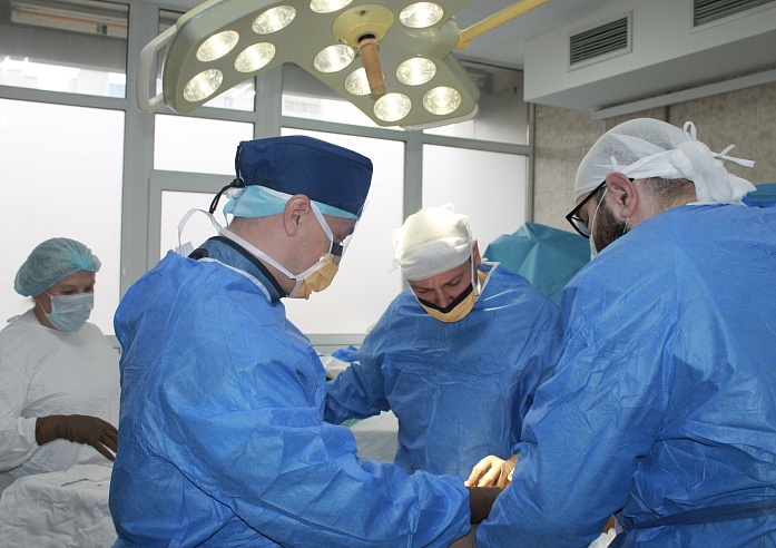 Врачи саратовского медуниверситета спасли строителя от угрожающего жизни тромбоза