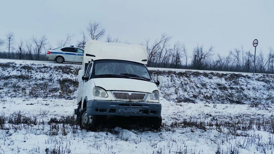 В Гагаринском районе грузовик вылетел с дороги, есть пострадавшие