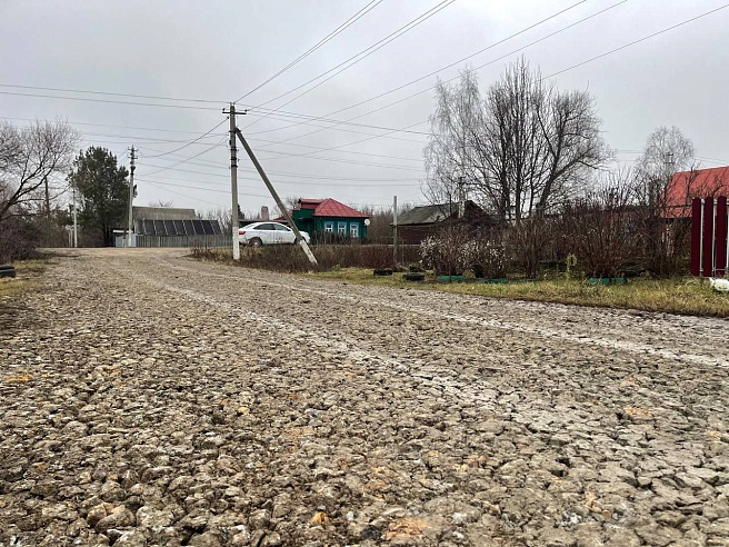 В Петровске заканчивают отсыпку щебнем центральной улицы
