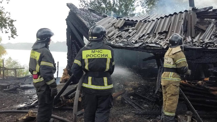 Сторож получил ожоги на пожаре в балаковском СНТ