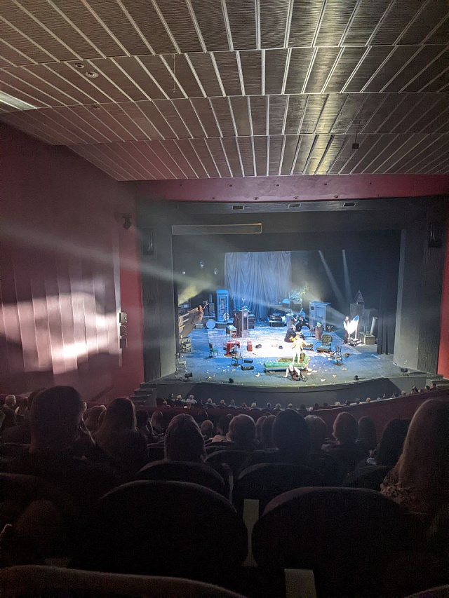 Сегодня День артиста в России