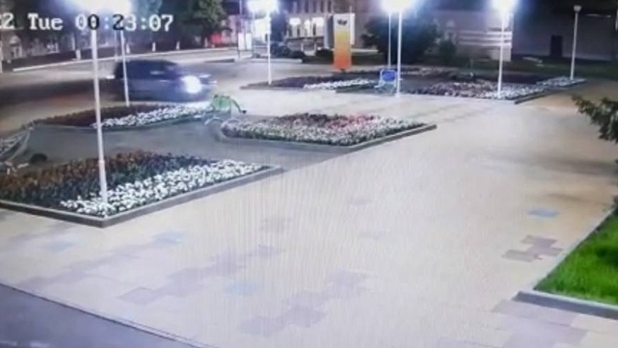 В Балашове "автогонщики" повредили фонтан