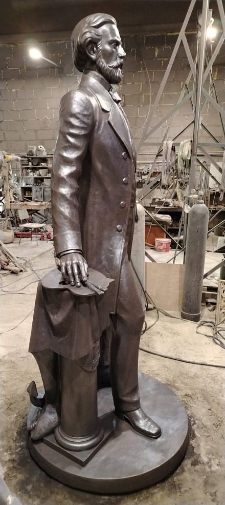 Отливка памятника Алексею Боголюбову подходит к концу