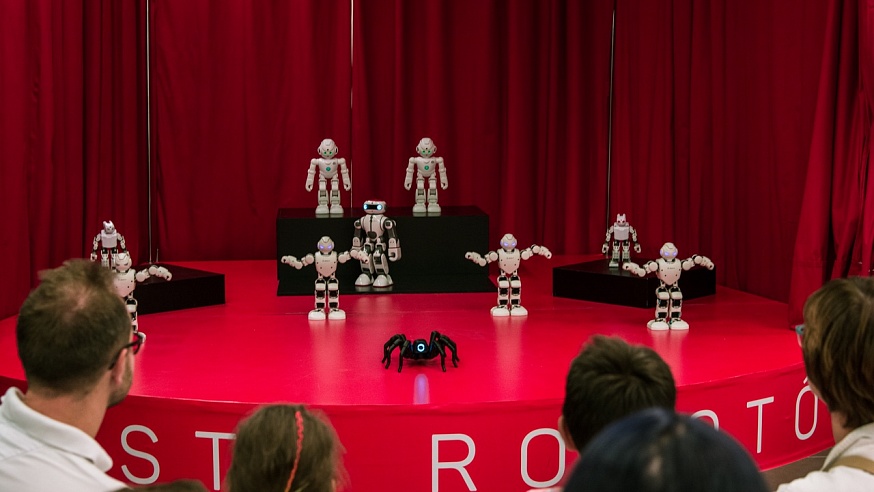 В Саратов едут знаменитая робособака из YouTube-роликов, британский робот-актер и «летающие пиксели» 