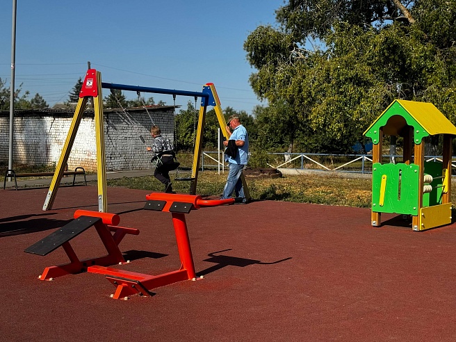 В Ртищеве благоустроили детскую и спортивную площадки