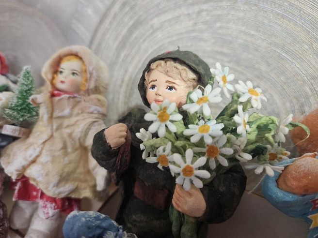 Саратовская мастерица делает грибы из ваты