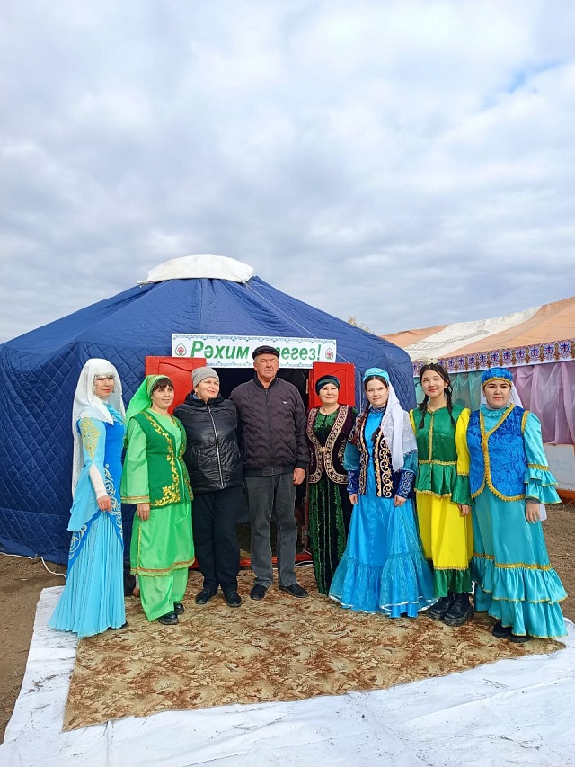 От казахской юрты до таджикского дастархана: новоузенский фестиваль стал мостом между народами