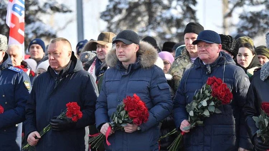 Губернатор Бусаргин почтил память земляков, погибших при исполнении воинского долга