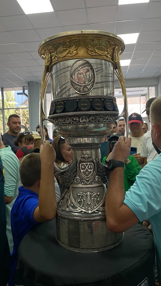 Рушан Рафиков привез Кубок Гагарина в Саратов