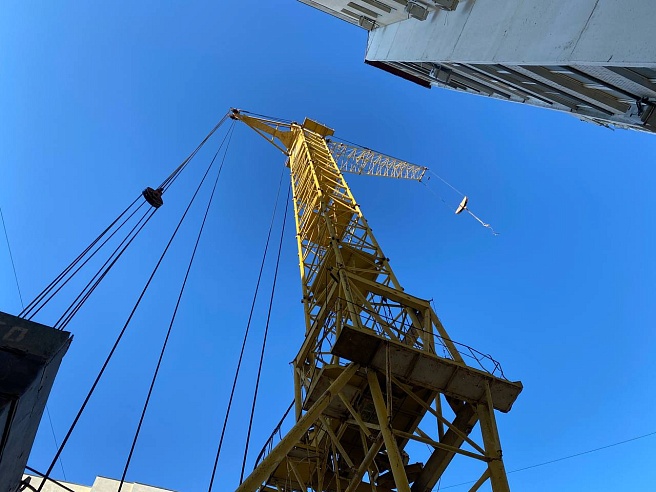 Жители четвертого подъезда обрушившегося дома на Блинова до сих пор не могут вернуться в свои квартиры