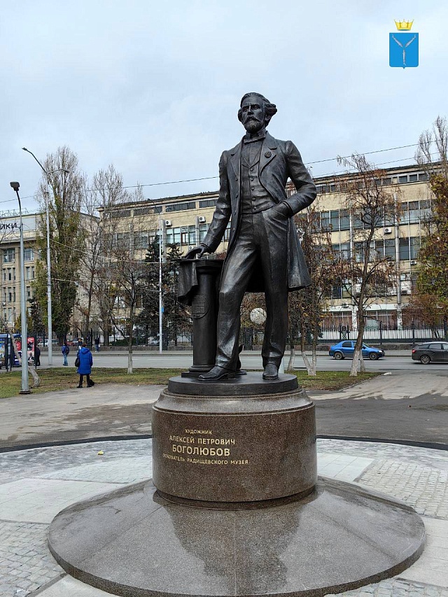 В Саратове появился памятник основателю Радищевского музея