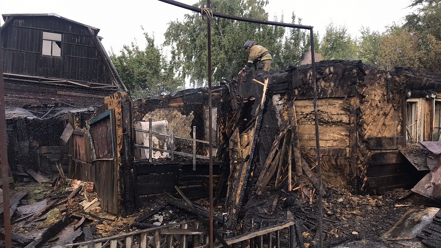 В Ленинском районе выгорел частный дом
