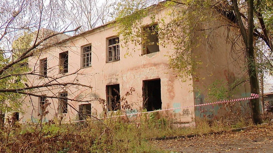 В Ленинском районе Саратова продолжают сносить аварийные дома