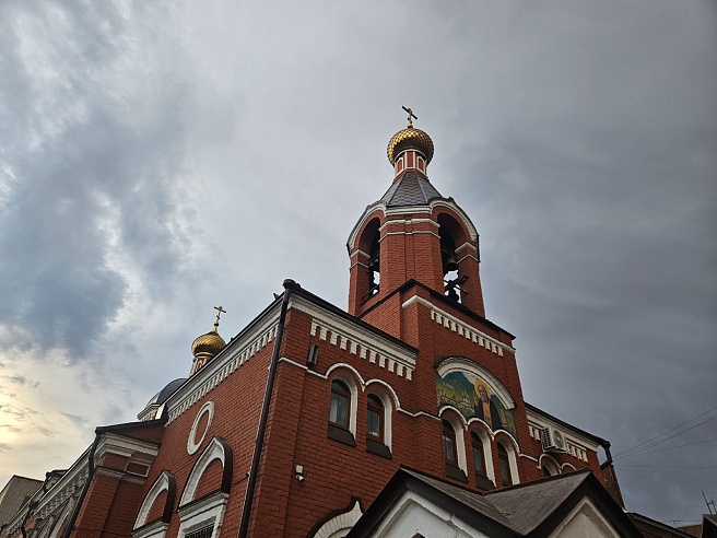 В Саратов привезли мощи Николая Чудотворца