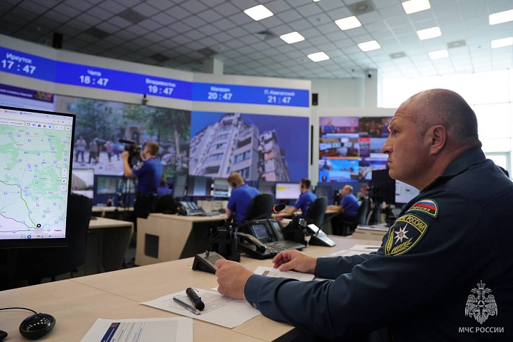 Глава МЧС Куренков вылетел в Саратов