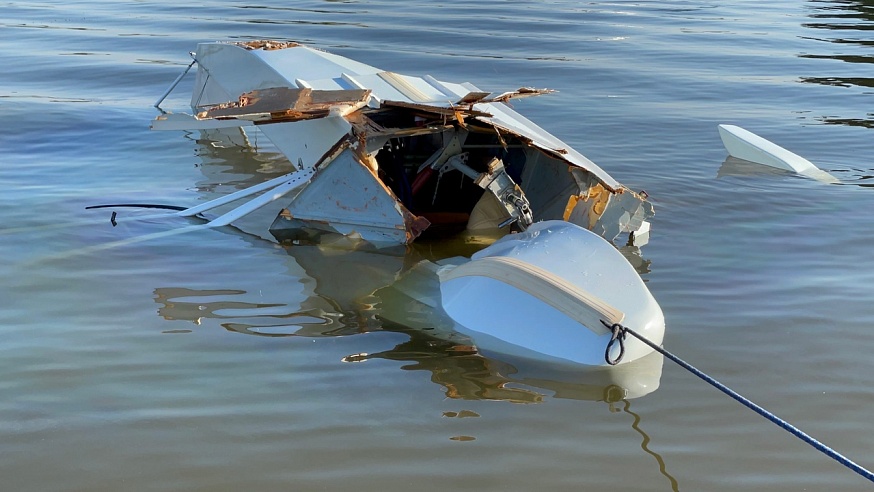 Под Саратовом в воду упал самолет