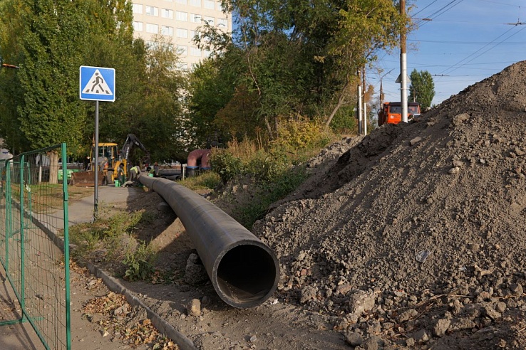 Бусаргин проконтролировал ход реконструкции сложных участков водоканала в Саратове