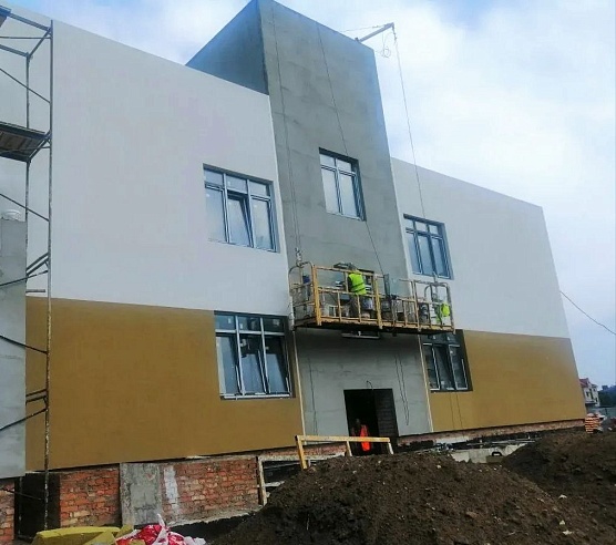 Строители начали работы по благоустройству территории у новой поликлиники на Шуровой горе