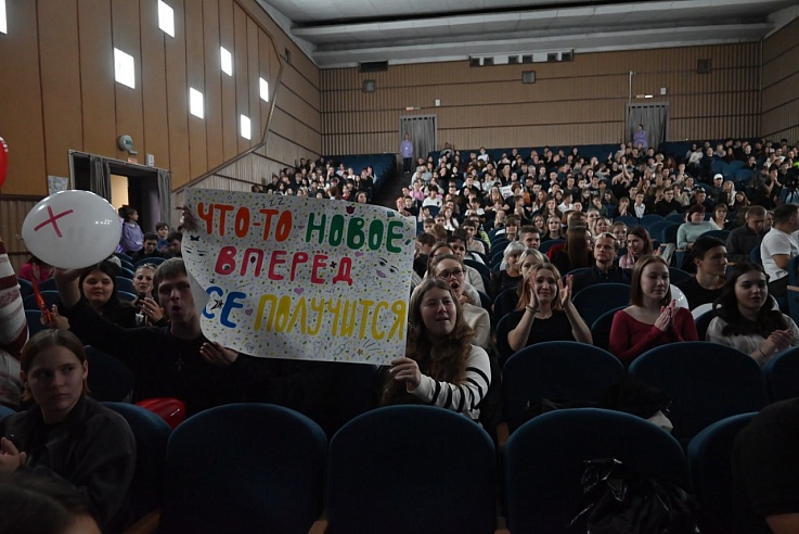 Энгельс принял полуфинал официальной Лиги "КВН на Волге"