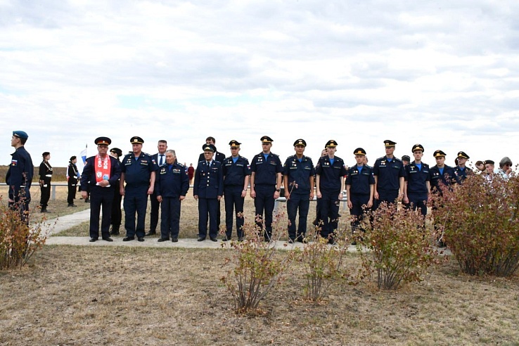 Саратовцы почтили память летчиков разбившегося стратегического бомбардировщика