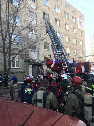 Пострадавшим при пожаре в общежитии Саратова предоставят временное жилье