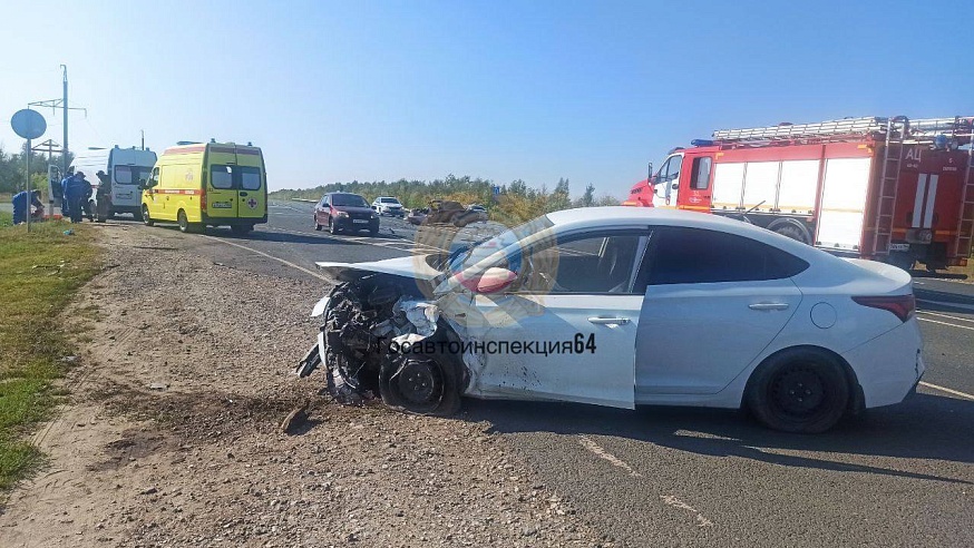 На трассе под Саратовом из-за ДТП пострадали два пенсионера