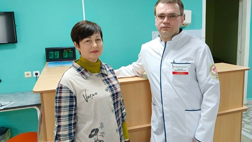 Медики пересадили печень учительнице, чтобы спасти ее от рака и цирроза