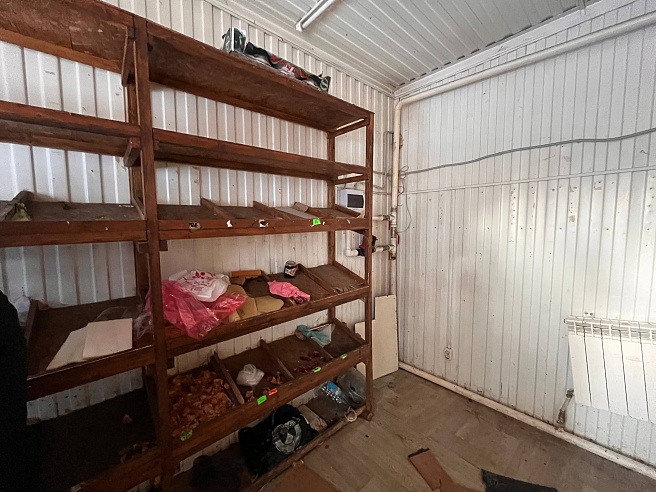 В Саратове судебные приставы на месяц закрыли овощной ларек за торговлю без кассы