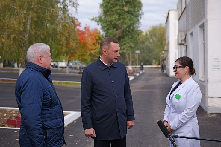 В Саратове проведено благоустройство ряда прибольничных территорий