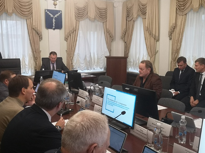 Со Славянской площади в Саратове уберут строительный мусор