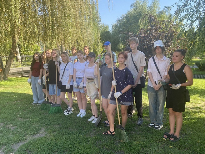 Более 9,5 тысяч саратовских подростков нашли летнюю подработку 