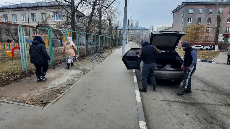 В Саратове убирают несанкционированные уличные базары