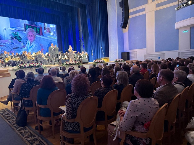 В честь 105-летия областной службы скорой помощи прошел концерт