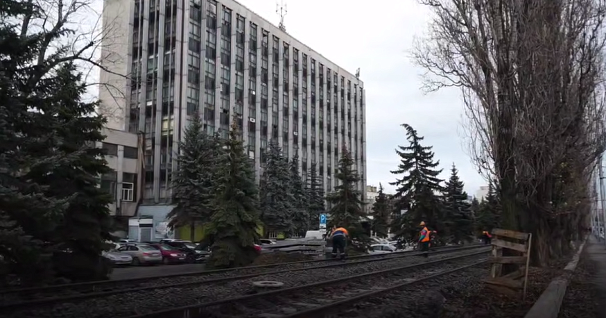 Количество задействованных на реконструкции путей трамвая № 3 увеличили до 317 рабочих