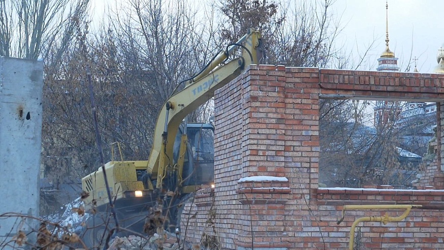 В Саратове начаты работы по освобождению территорий двух будущих развязок от строений