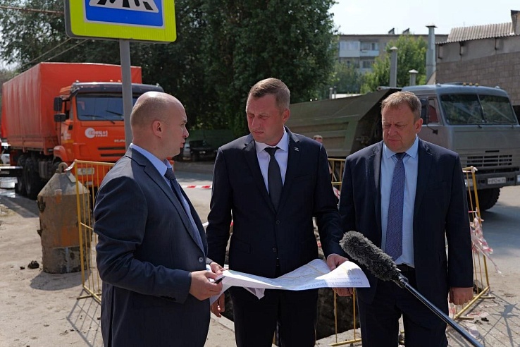 Реконструкция водоканала: на улице Дегтярной заменили 530 метров трубопровода