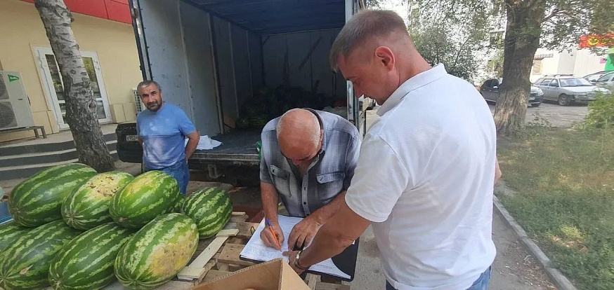 Саратовские предприниматели не содержат территорию у магазинов в надлежащем виде