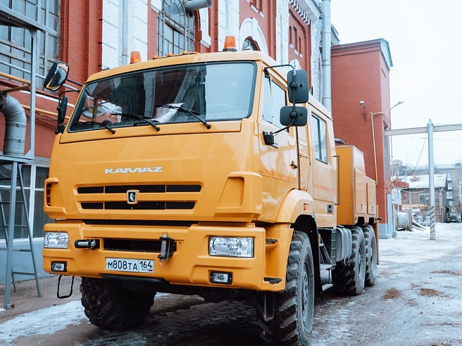 В Саратов поступила новая техника для расчистки трамвайных путей