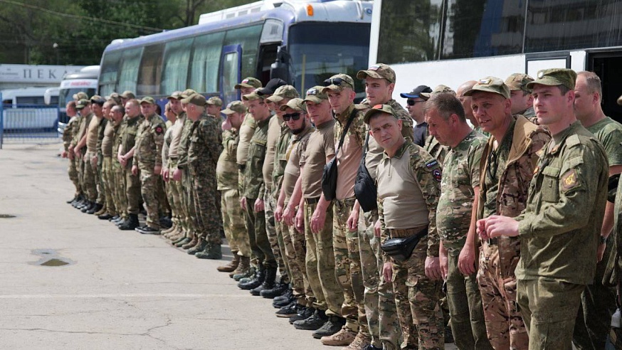 Саратовцы проводили в зону СВО бойцов 99-го полка