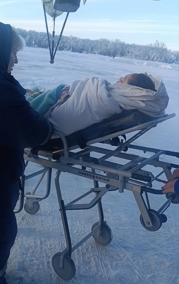 Санавиация перевезла в Саратов подростков с серьезными травмами после аварии