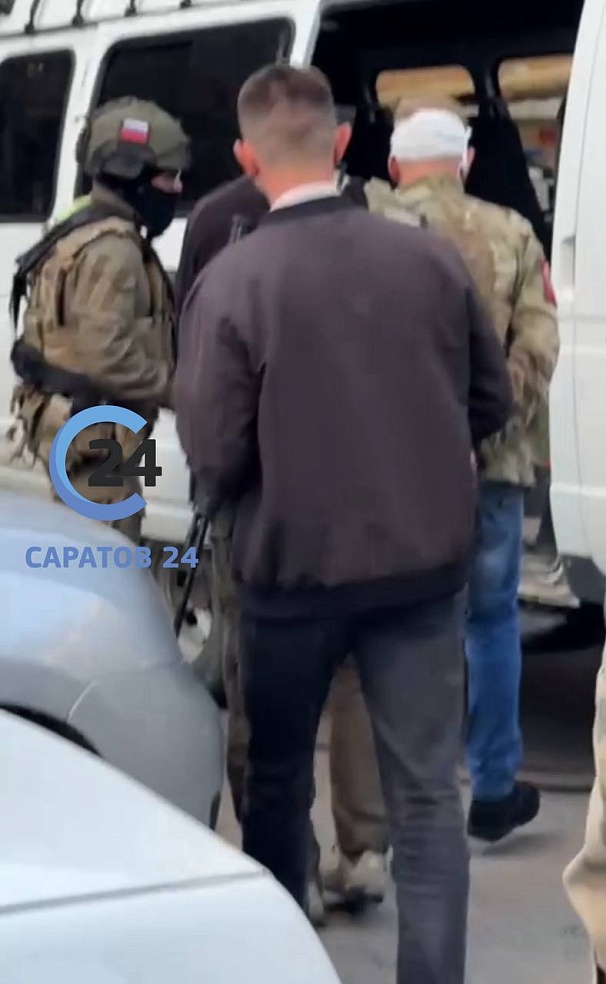 В центре Саратова из-за пожара в многоэтажке эвакуировали 11 человек