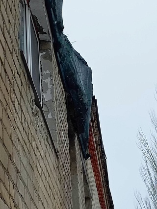 Жильцы дома в Ленинском районе опасаются падения кирпичей на голову