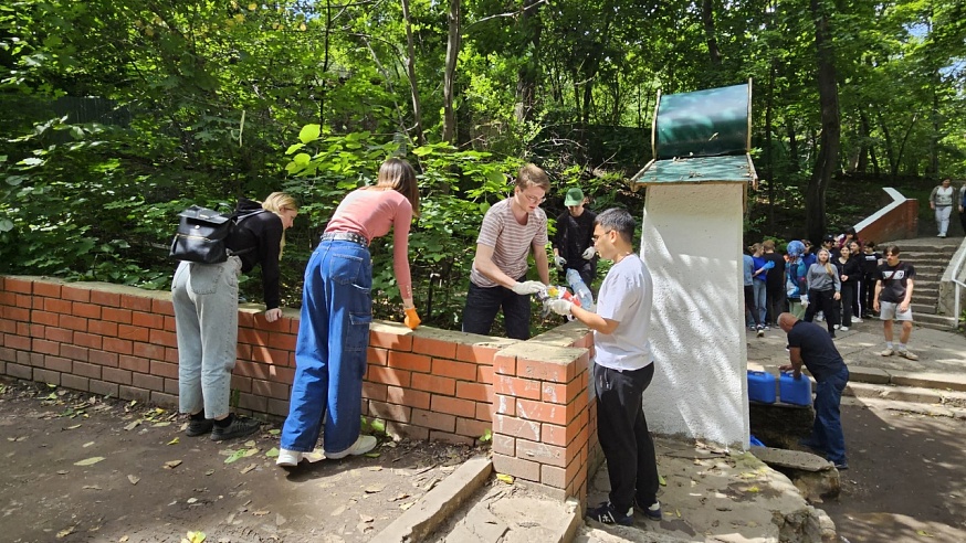 Саратовские волонтеры приняли участие в "Марафоне зеленых дел"