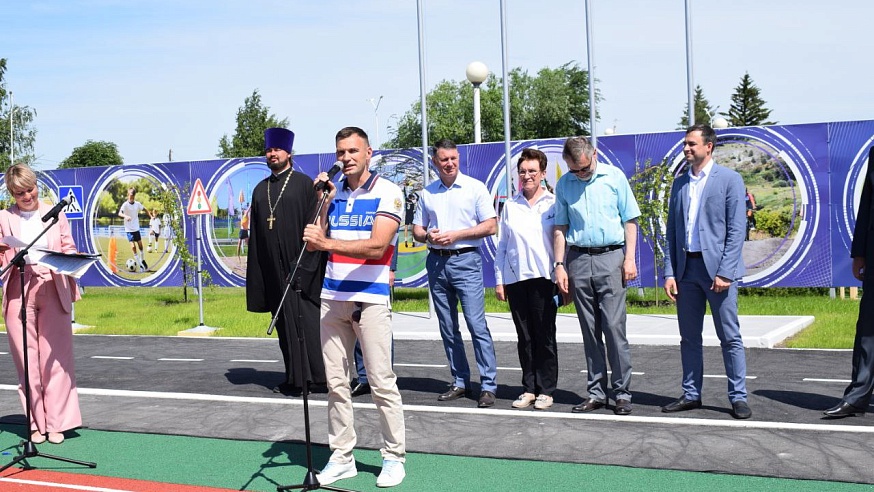 В Татищеве состоялось торжественное открытие спортивной площадки